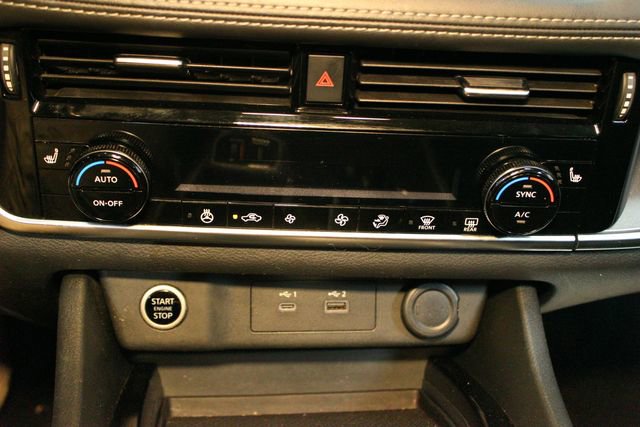 Used 2021 Nissan Rogue SV image 25