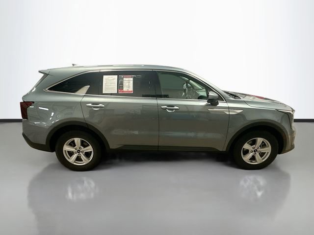 Used 2024 Kia Sorento LX image 5