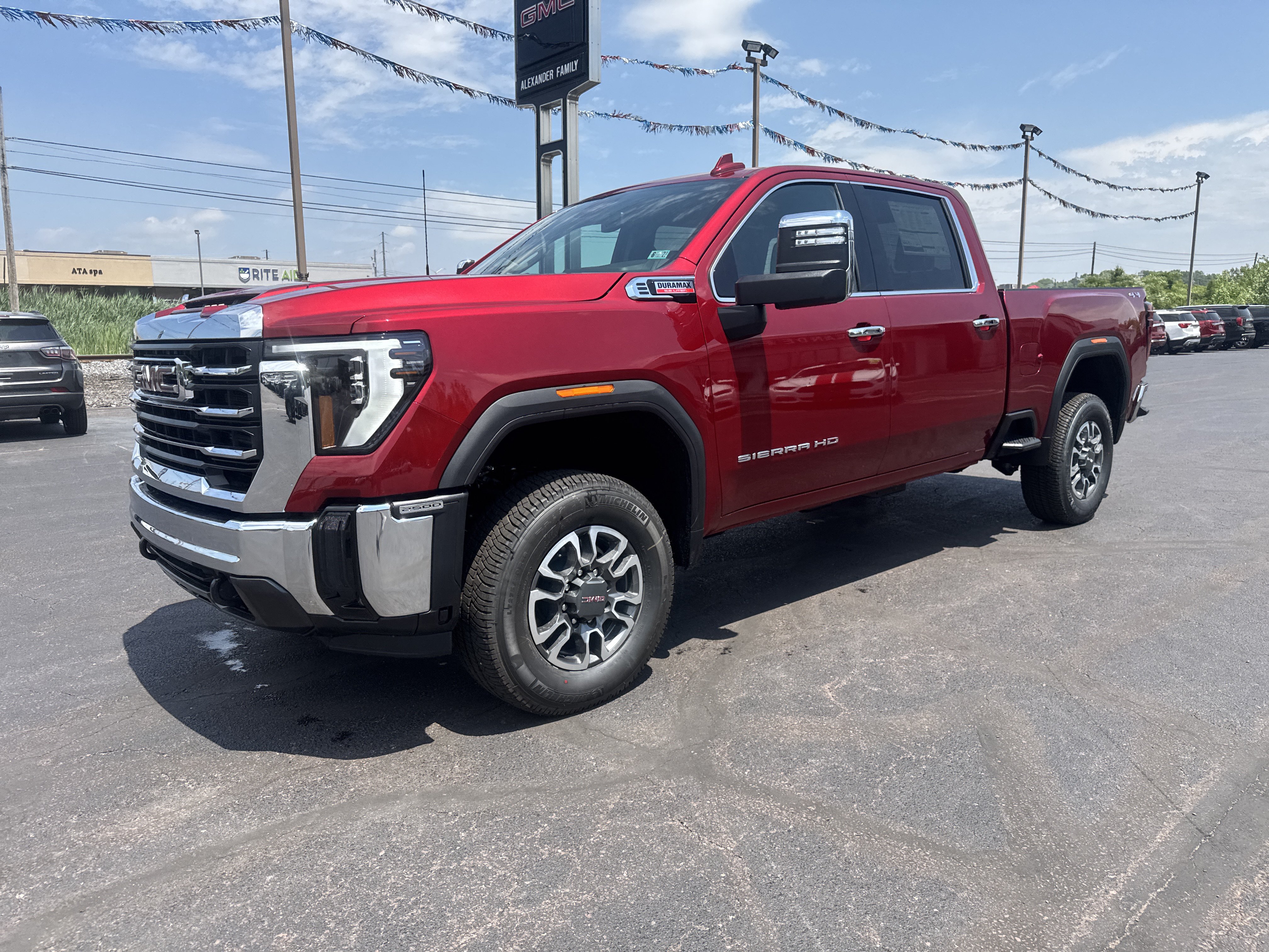 New 2026 GMC Sierra 2500 SLT AWD/4WD image 8
