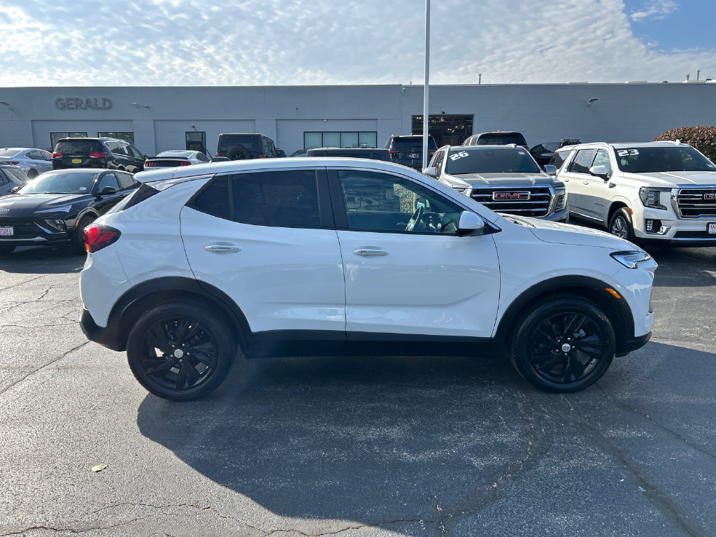 Certified 2024 Buick Encore GX Preferred FWD image 7