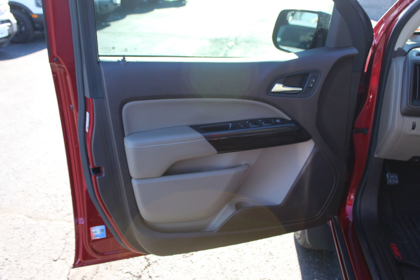 Used 2017 GMC Canyon SLT w/ Driver Alert Package image 20