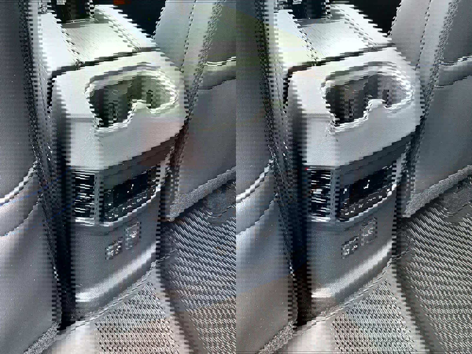 Used 2023 Toyota Sequoia Platinum image 29