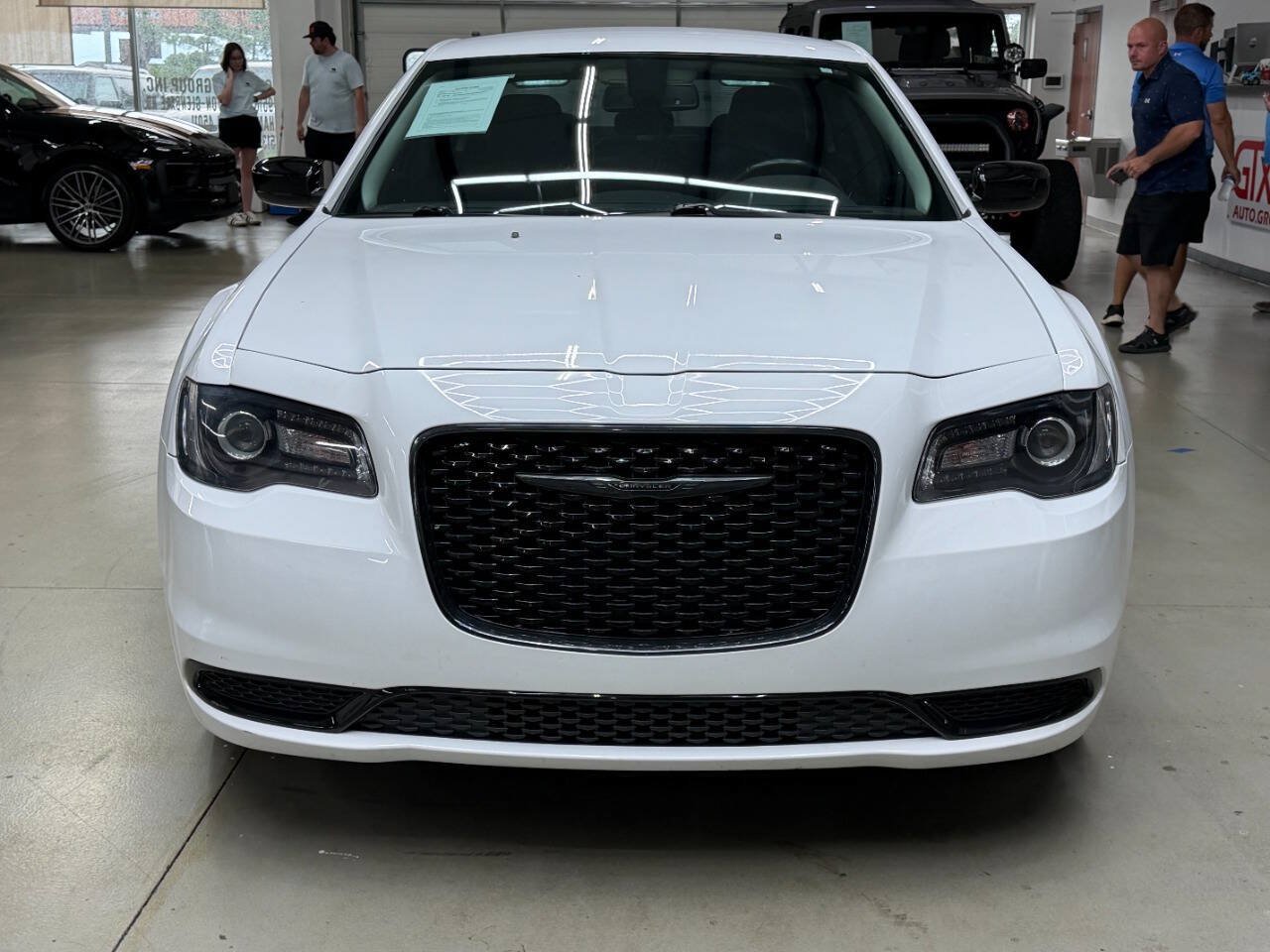 Used 2020 Chrysler 300 Touring w/ Sport Appearance Package AWD/4WD image 6