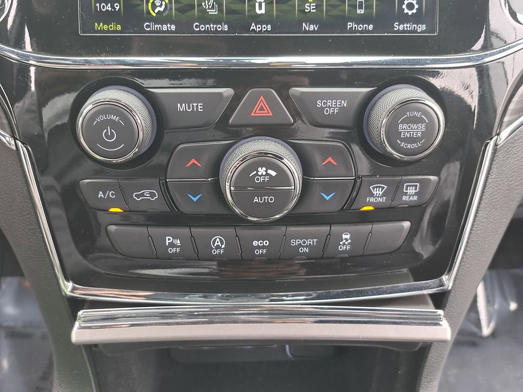 Used 2022 Jeep Grand Cherokee Limited AWD/4WD image 24