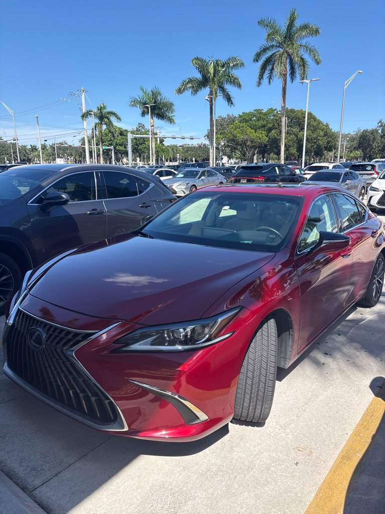 Certified 2025 Lexus ES 300h w/ Premium Package FWD image 4