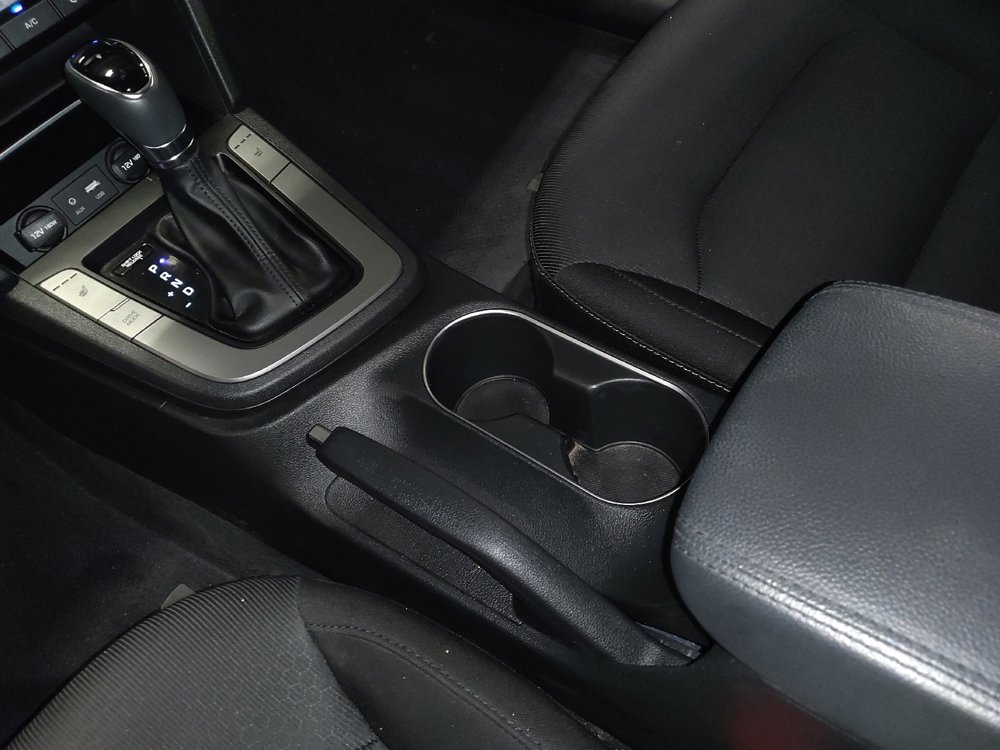 Used 2017 Hyundai Elantra Value Edition image 26