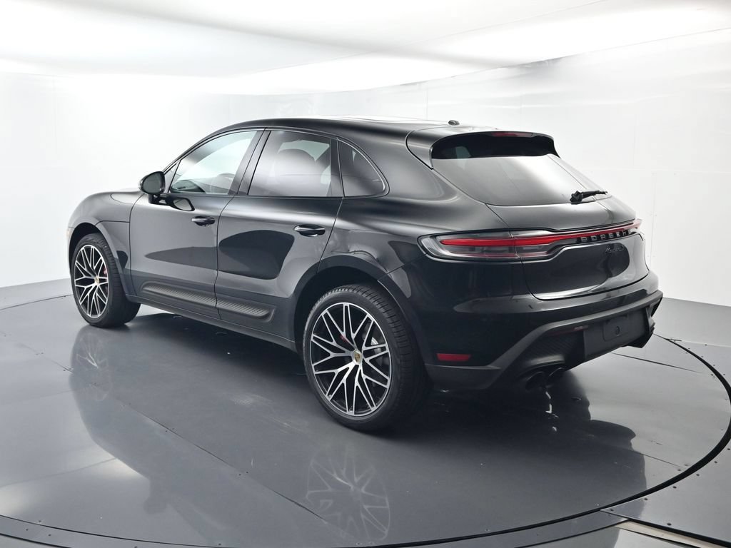 Certified 2023 Porsche Macan S AWD/4WD image 3