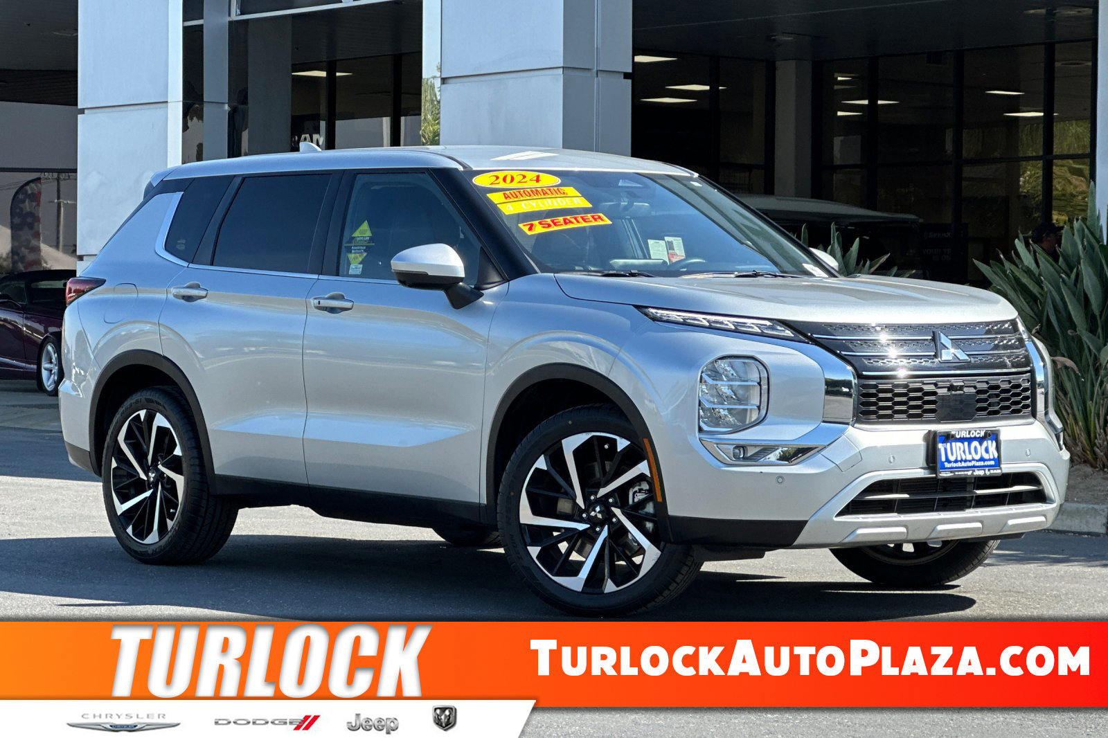 Used 2024 Mitsubishi Outlander SE