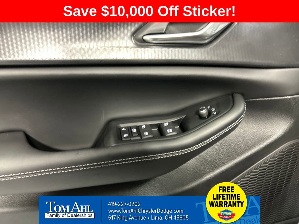 New 2025 Jeep Grand Cherokee L Laredo image 12