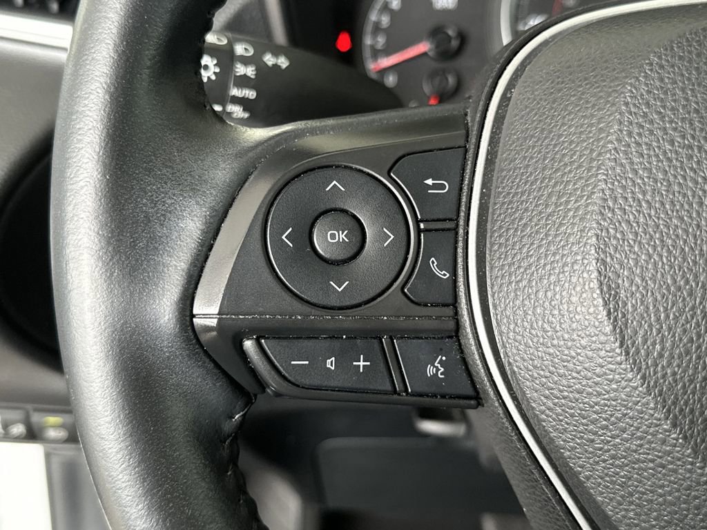 Used 2022 Toyota Corolla Cross LE image 19