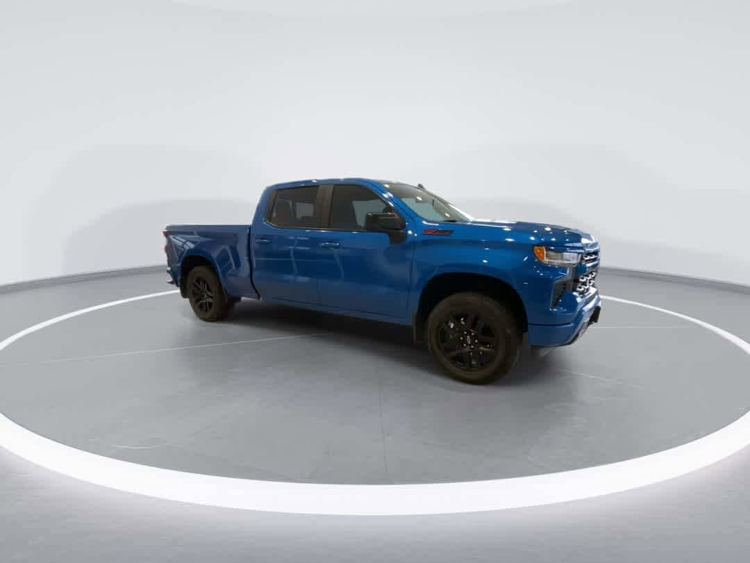 Used 2022 Chevrolet Silverado 1500 RST w/ Convenience Package II AWD/4WD image 2