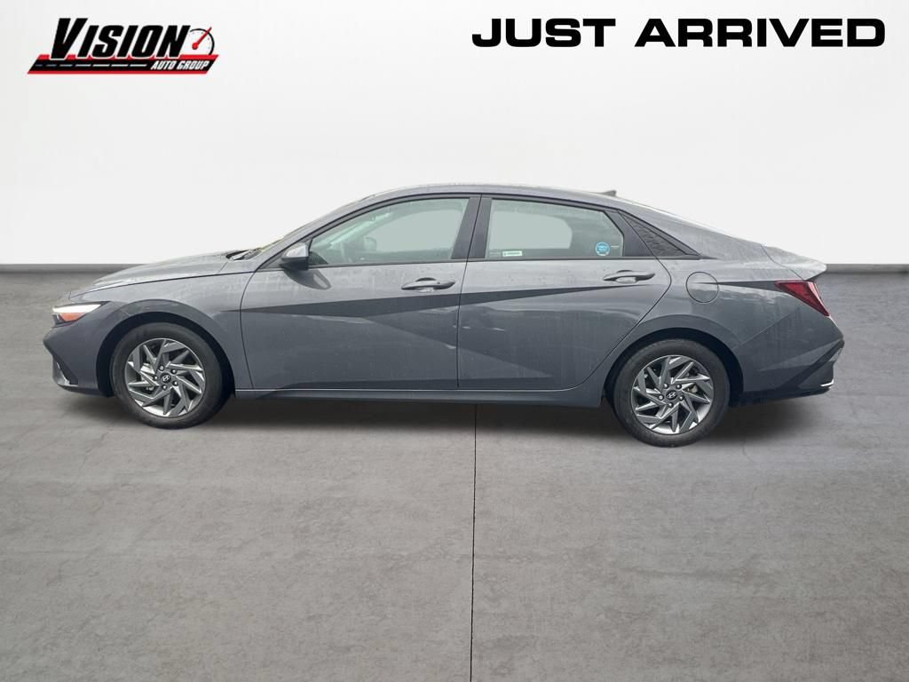 Used 2024 Hyundai Elantra SEL FWD image 4