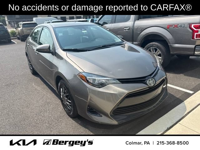 Used 2017 Toyota Corolla LE w/ Carpet Mat Package (TMS) FWD image 2