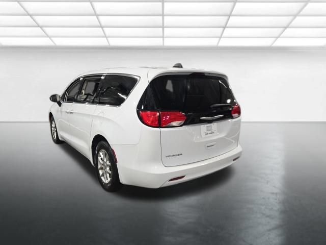 Used 2024 Chrysler Voyager LX FWD image 6