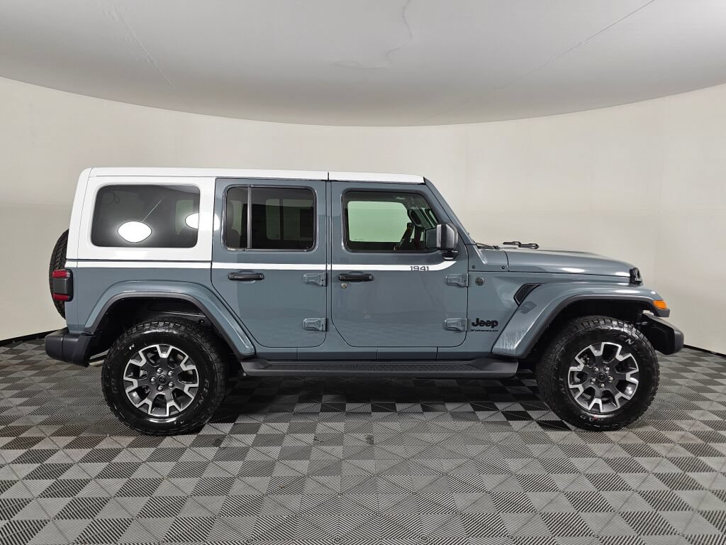 New 2026 Jeep Wrangler Unlimited Sahara w/ Whitecap Package AWD/4WD image 3