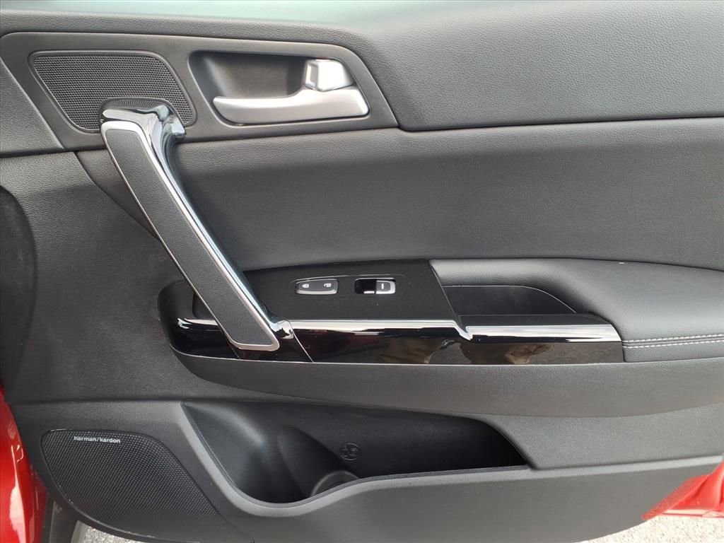 Used 2022 Kia Sportage EX w/ EX Technology Package image 19
