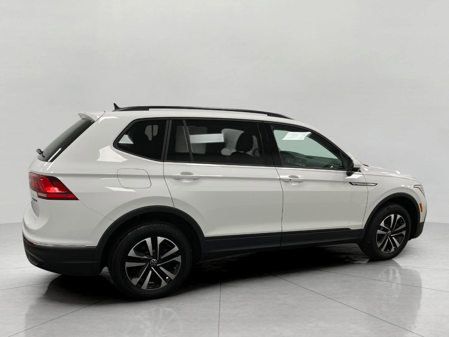 Certified 2023 Volkswagen Tiguan S AWD/4WD image 2