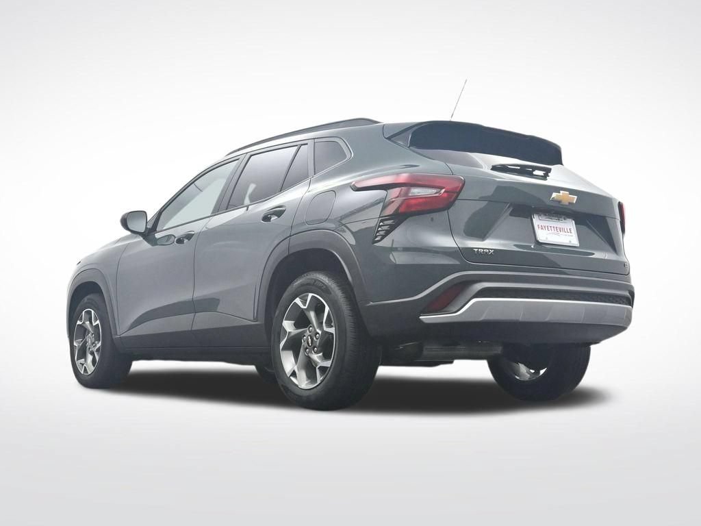 Used 2025 Chevrolet Trax LT FWD image 35