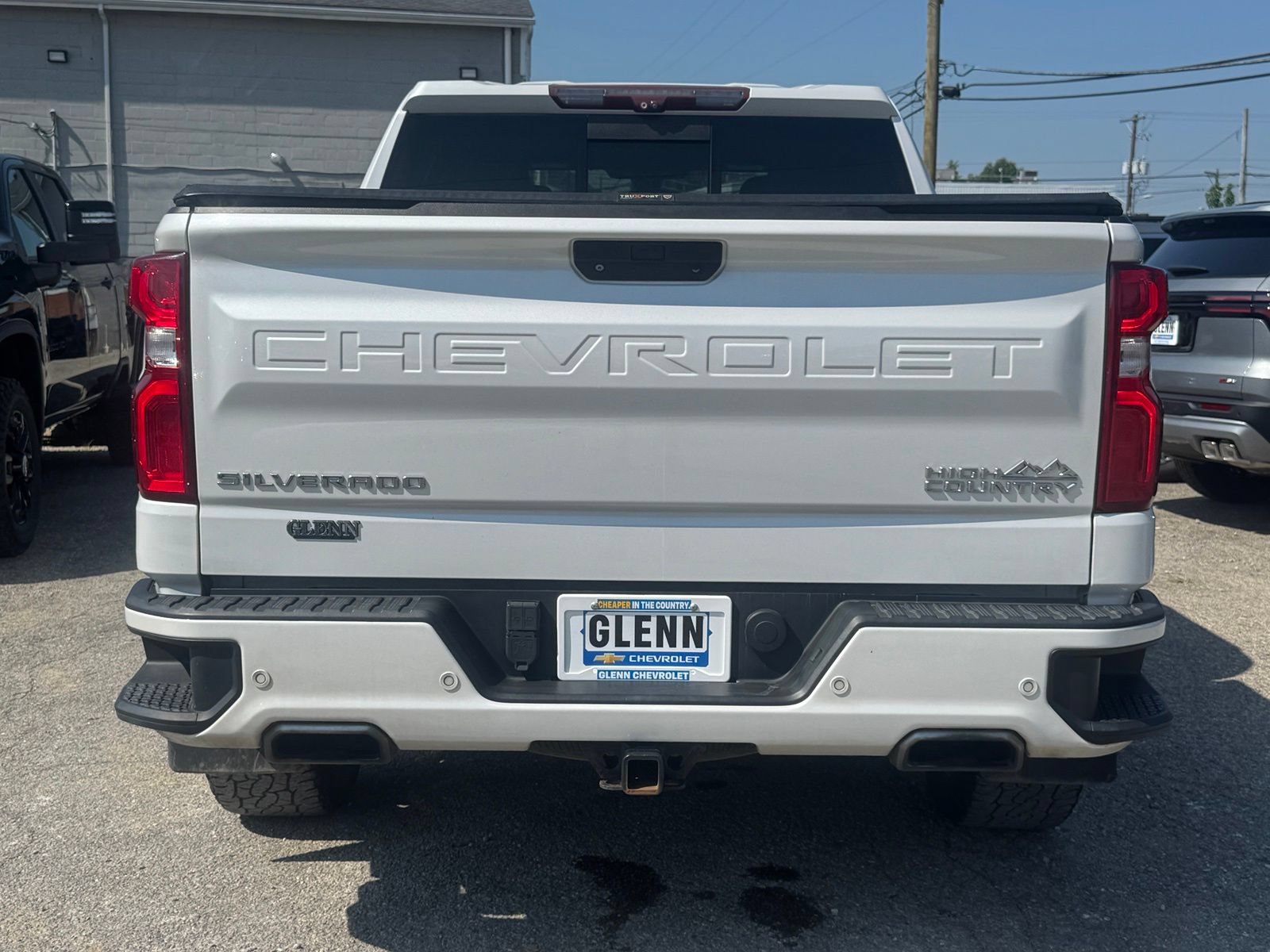 Used 2020 Chevrolet Silverado 1500 High Country w/ Technology Package AWD/4WD image 5