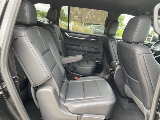 Used 2024 GMC Acadia Elevation AWD/4WD image 11