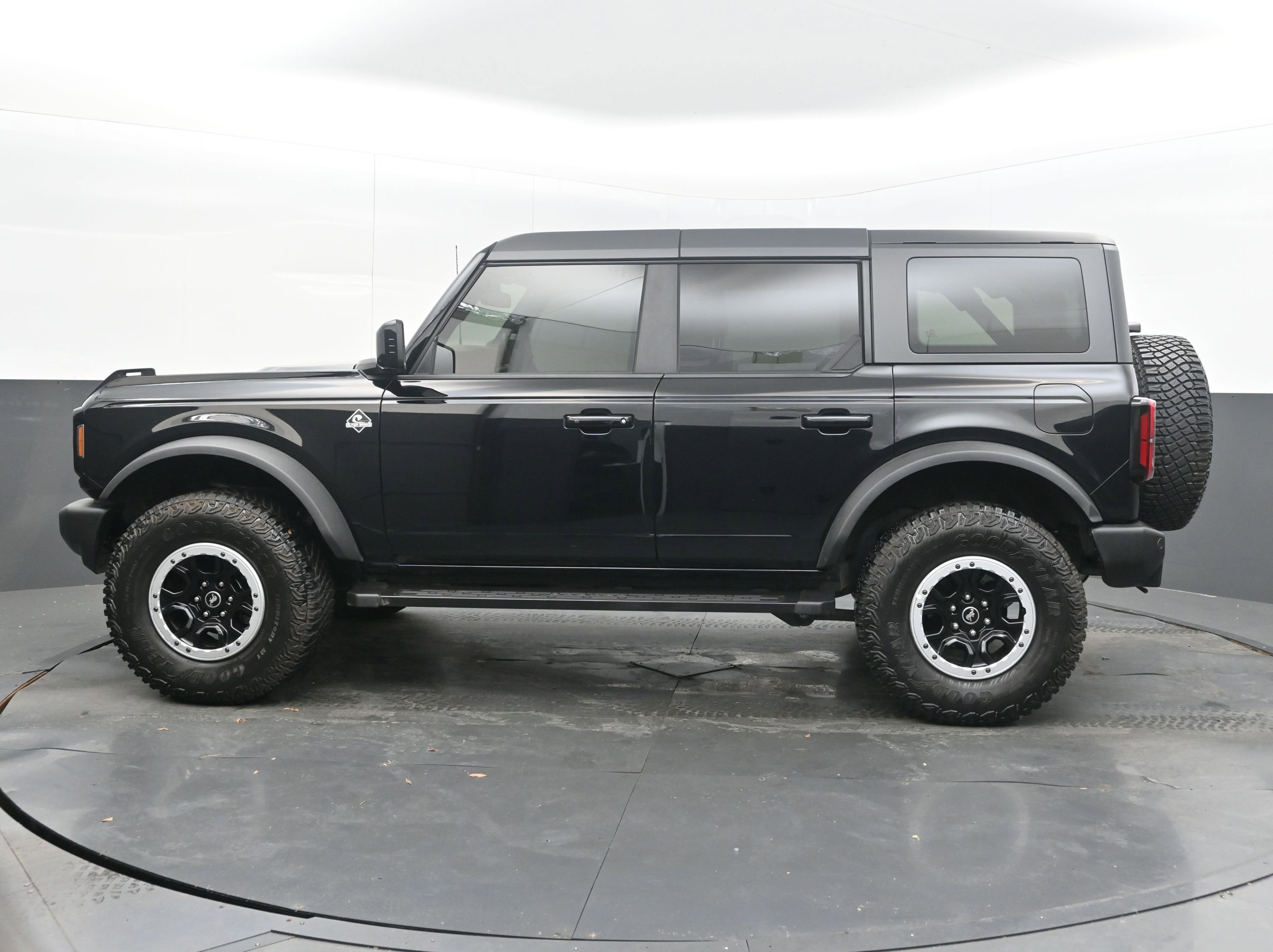 Used 2024 Ford Bronco Outer Banks w/ Sasquatch Package AWD/4WD image 7