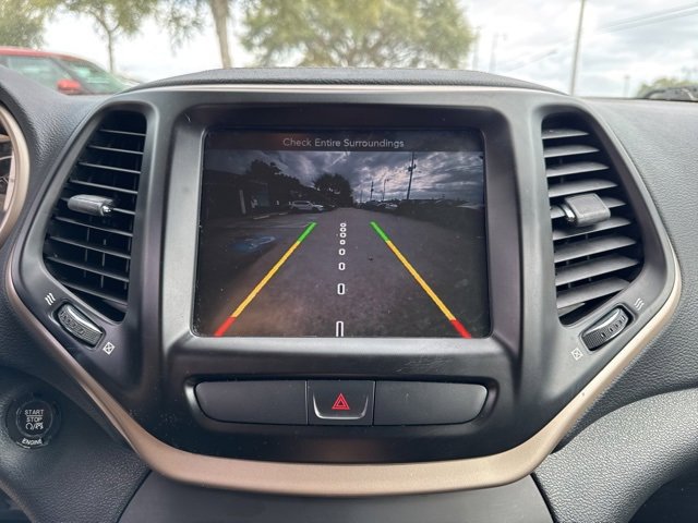 Used 2016 Jeep Cherokee Latitude w/ Comfort/Convenience Group image 27