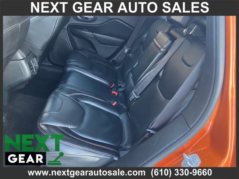 Used 2015 Jeep Cherokee Trailhawk w/ Comfort/Convenience Group image 11