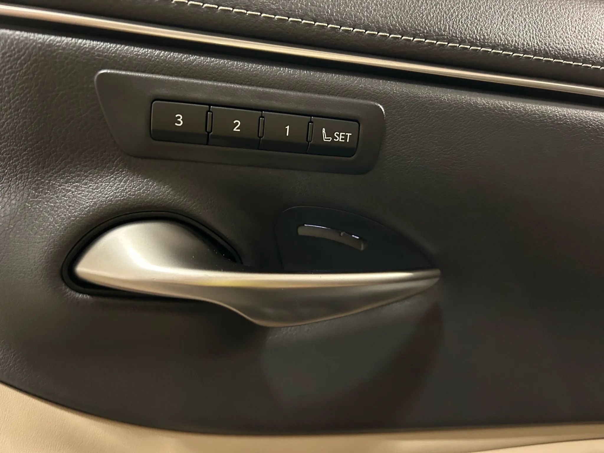 Used 2019 Lexus ES 350 w/ Accessory Package 2 image 18