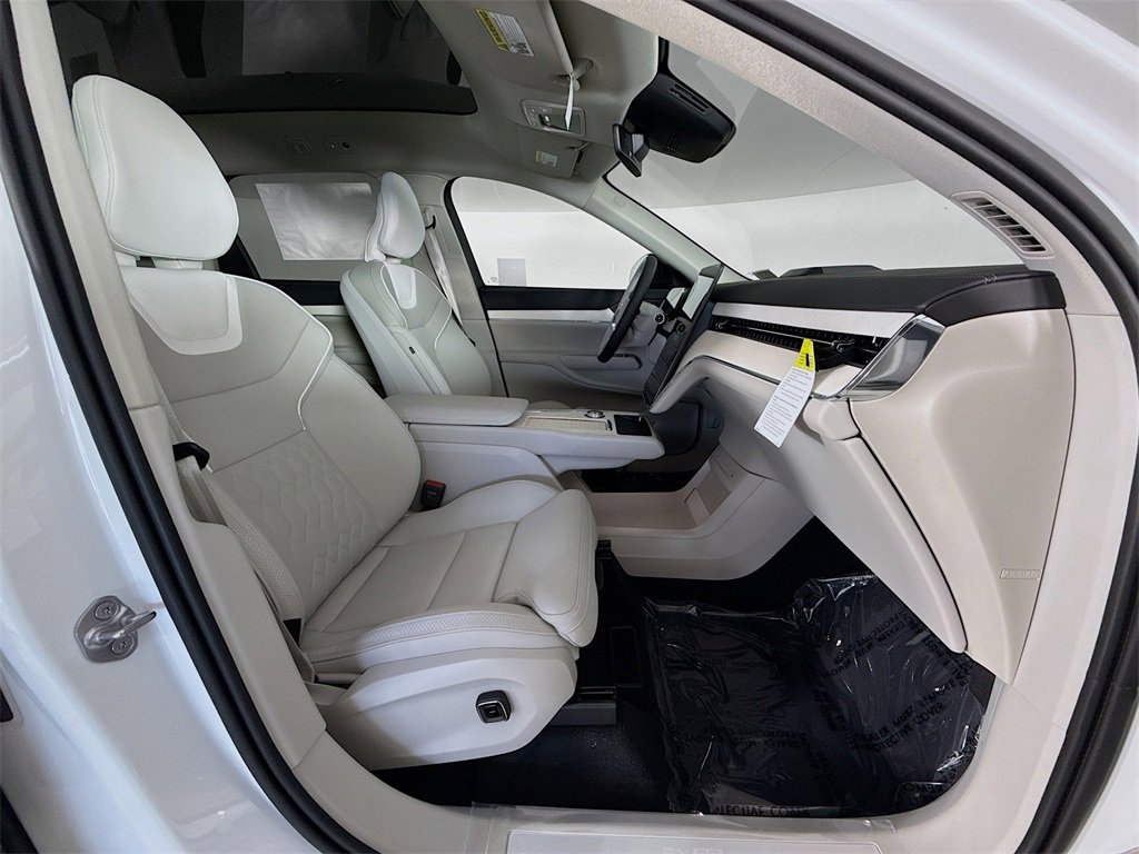 New 2025 Volvo EX90 Plus image 28