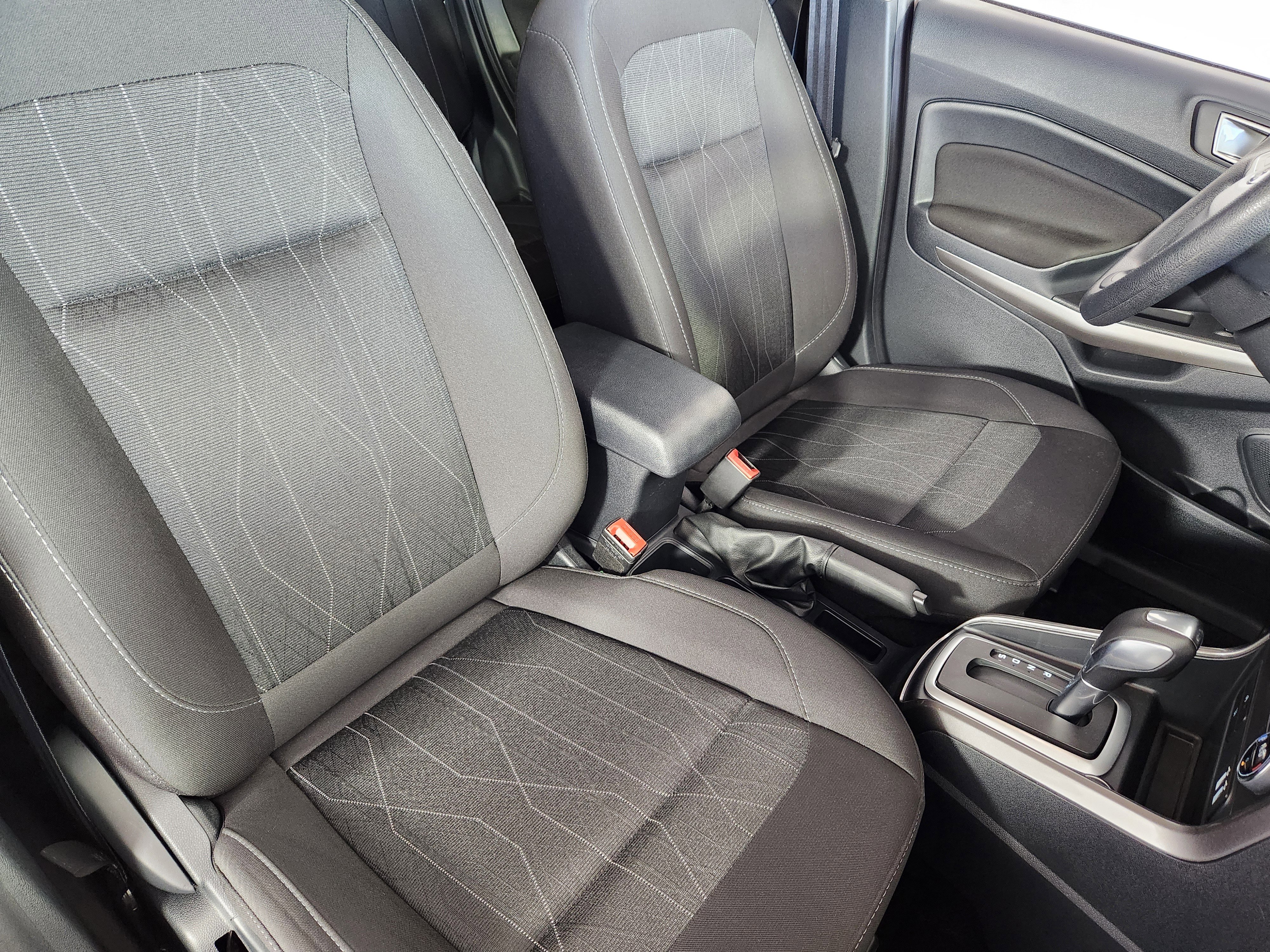 Used 2021 Ford EcoSport SE image 10