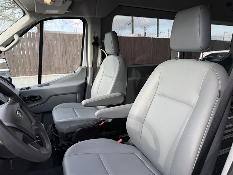 Used 2018 Ford Transit 150 XL RWD image 47
