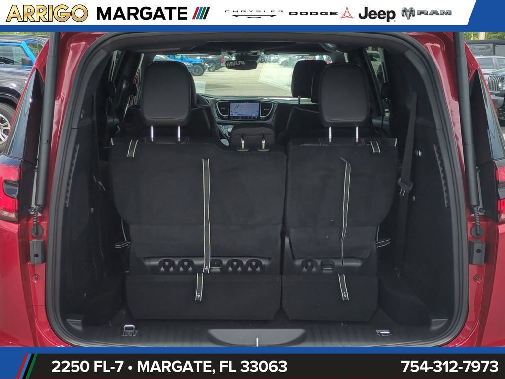 New 2027 Chrysler Pacifica Limited w/ Family Tech Group FWD image 13