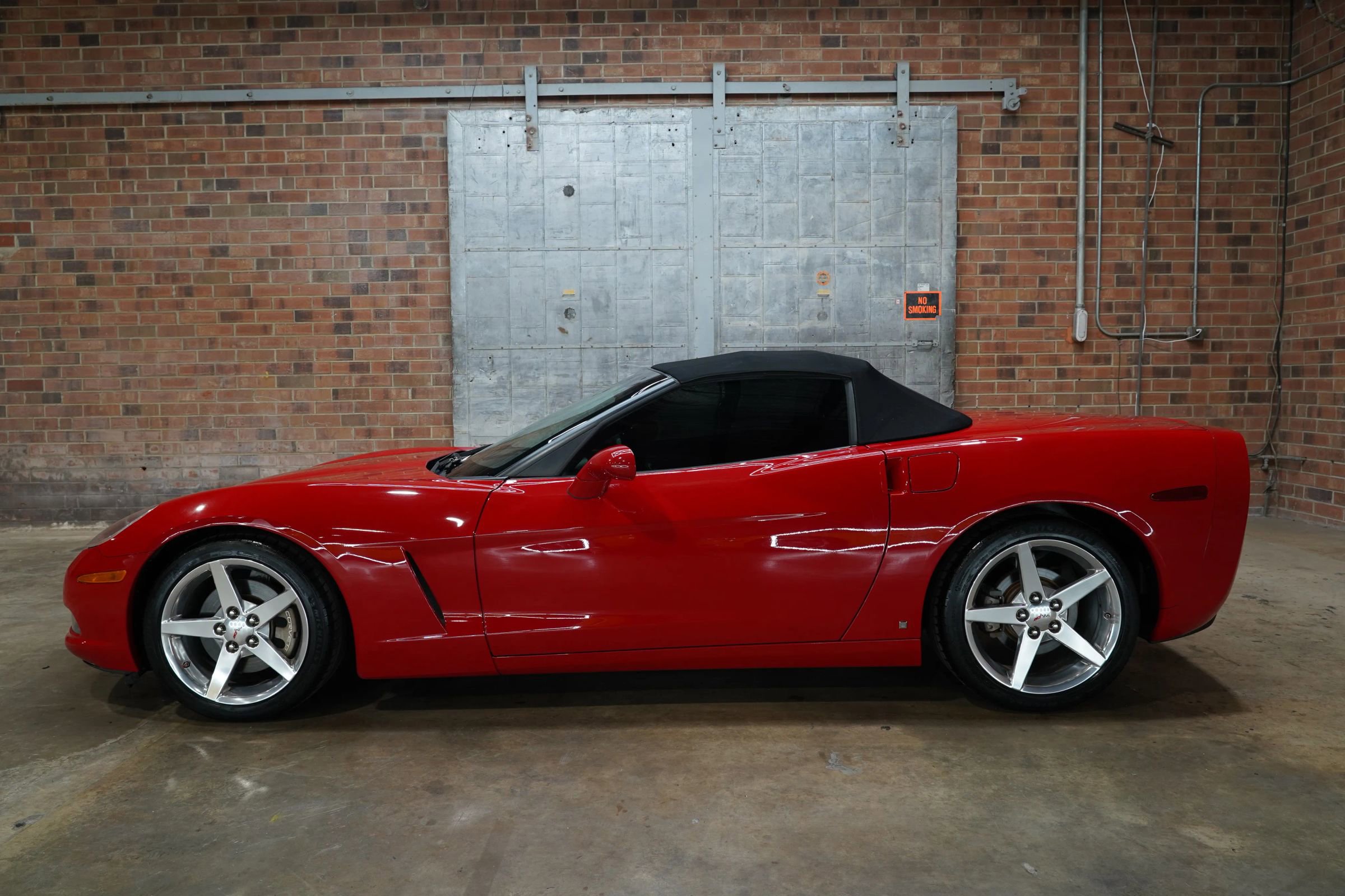 Used 2006 Chevrolet Corvette Convertible w/ Preferred Equipment Group RWD image 9