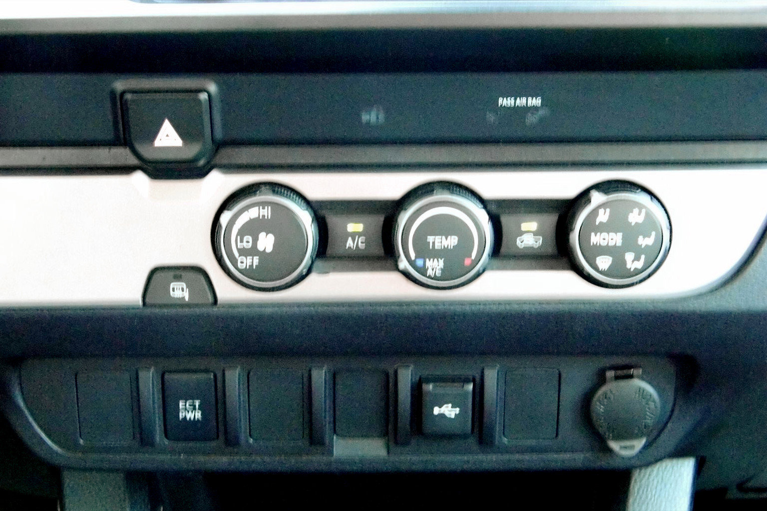 Used 2020 Toyota Tacoma SR image 17