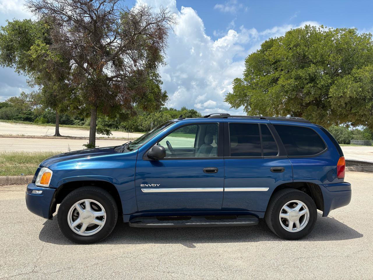 Used 2006 GMC Envoy SLE RWD image 6