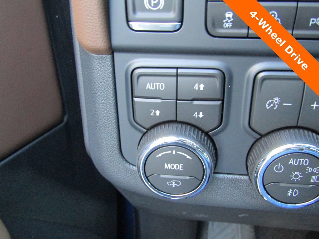 New 2026 Chevrolet Suburban High Country image 18