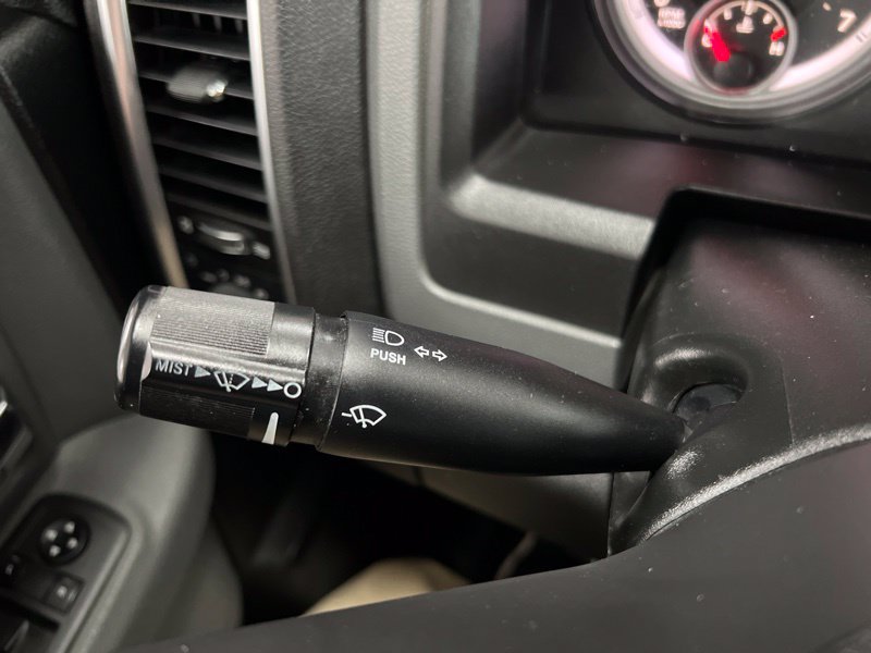 Used 2018 RAM 1500 Classic SLT AWD/4WD image 18
