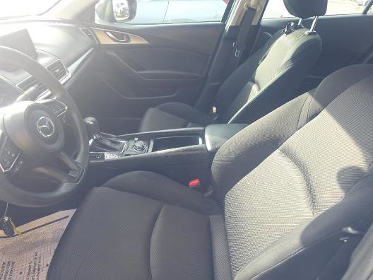 Used 2018 MAZDA MAZDA3 Sport FWD image 4
