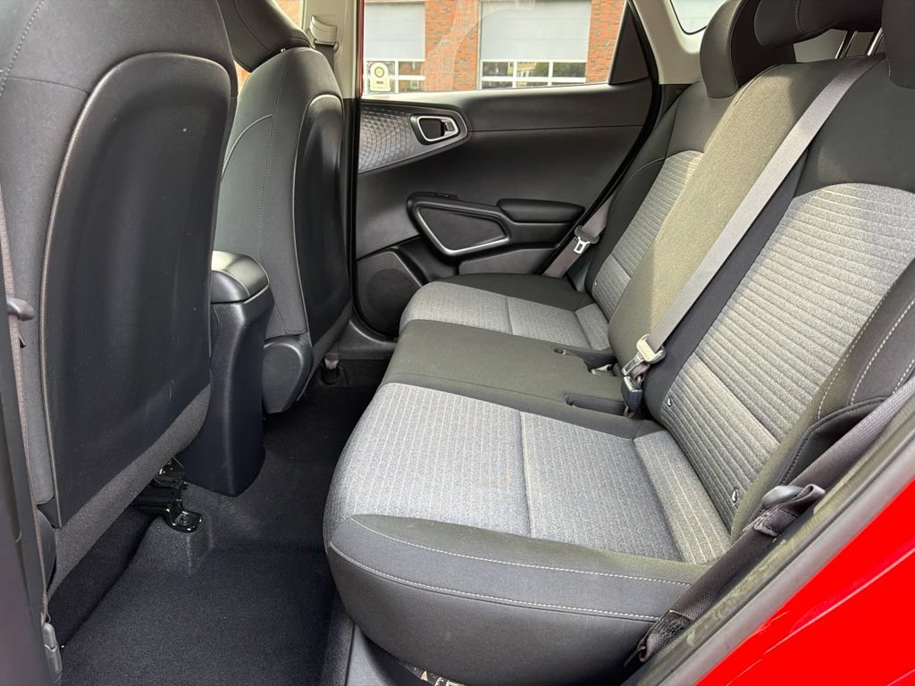 Used 2020 Kia Soul S FWD image 26