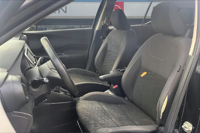 Used 2022 Nissan Kicks S FWD image 21