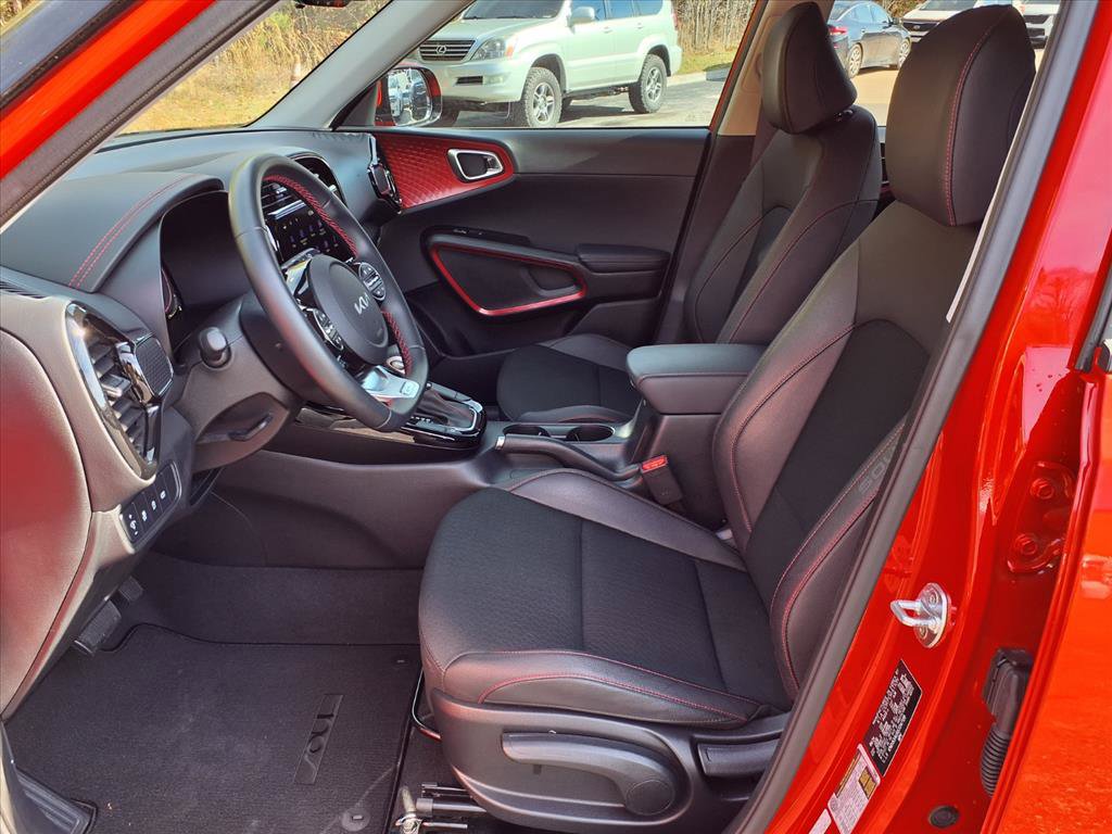 Used 2025 Kia Soul GT-Line image 11