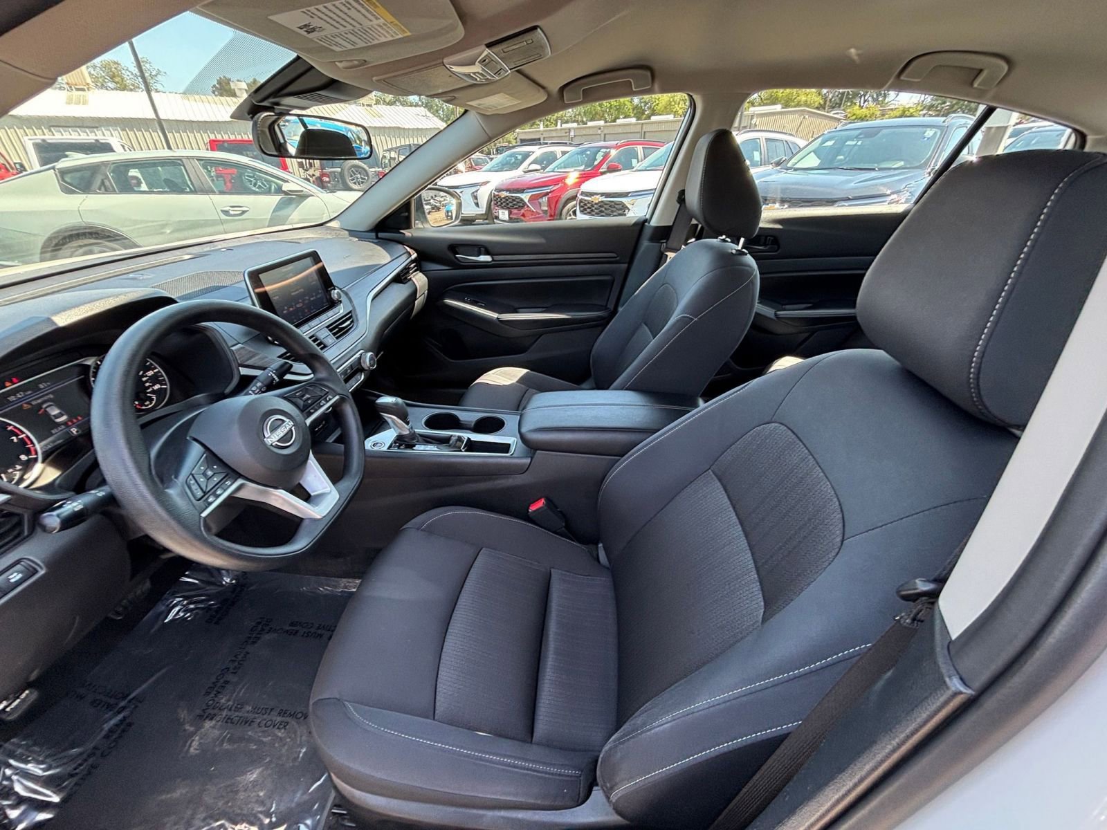 Used 2025 Nissan Altima 2.5 SV FWD image 27