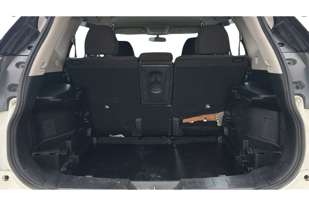 Used 2016 Nissan Rogue S FWD image 29