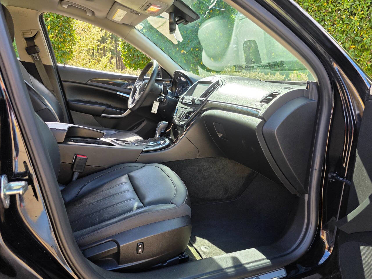 Used 2017 Buick Regal Sport Touring image 34