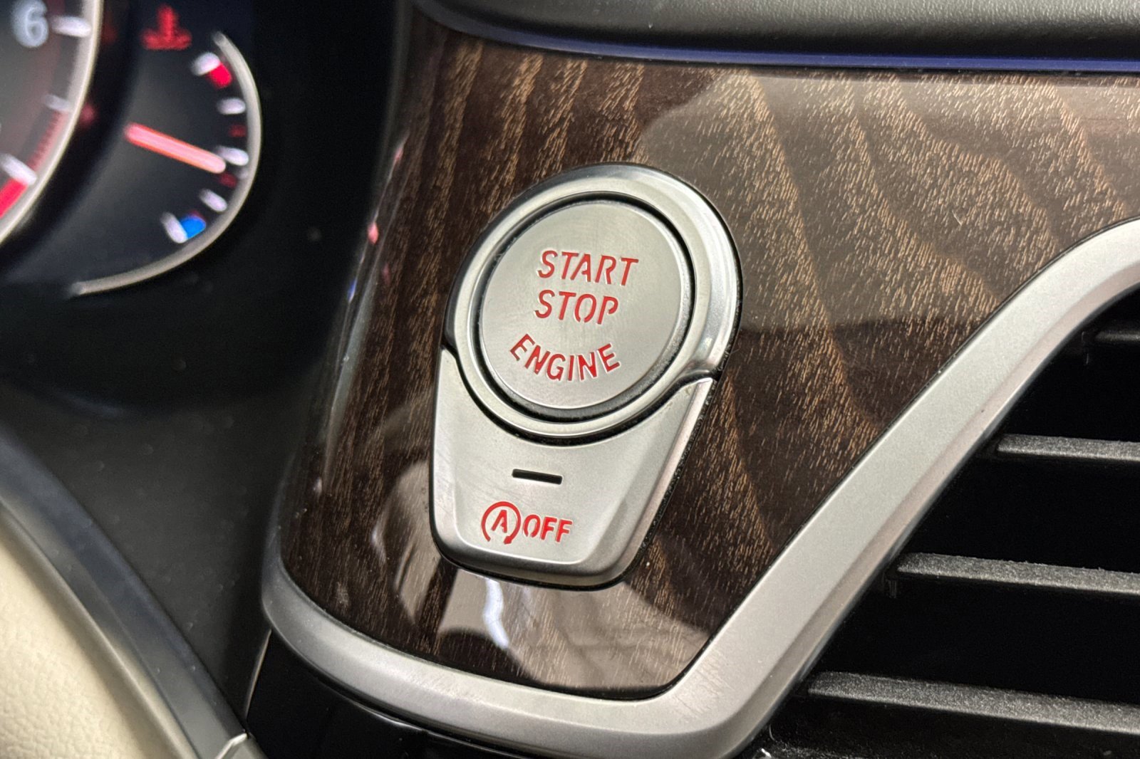 Used 2019 BMW 740i w/ Executive Package image 34