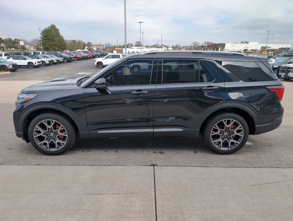 Used 2025 Ford Explorer Platinum w/ Ultimate Package image 5