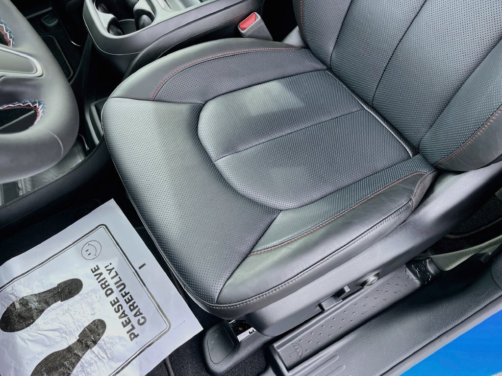New 2027 Chrysler Pacifica Select FWD image 18