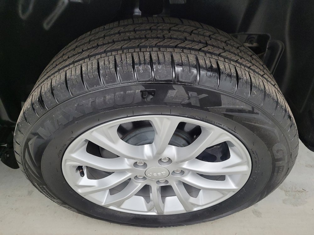 Used 2019 Jeep Cherokee Latitude w/ Popular Appearance Group image 31