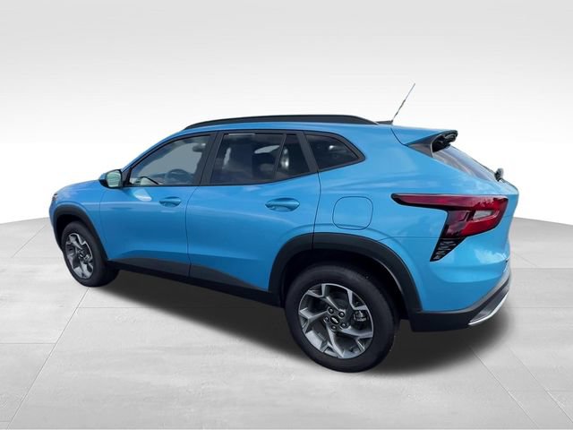 Certified 2025 Chevrolet Trax LT FWD image 4