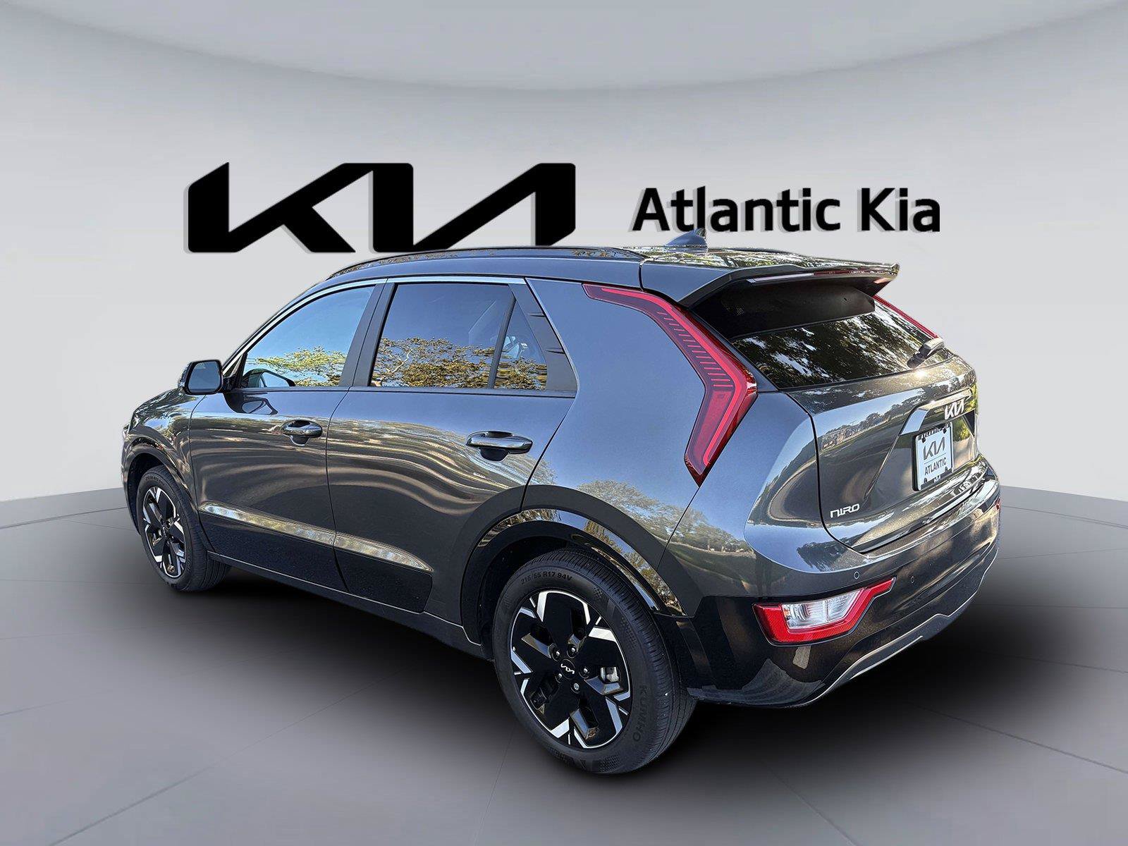 Certified 2025 Kia Niro Wind w/ Wind Preserve Package FWD image 10